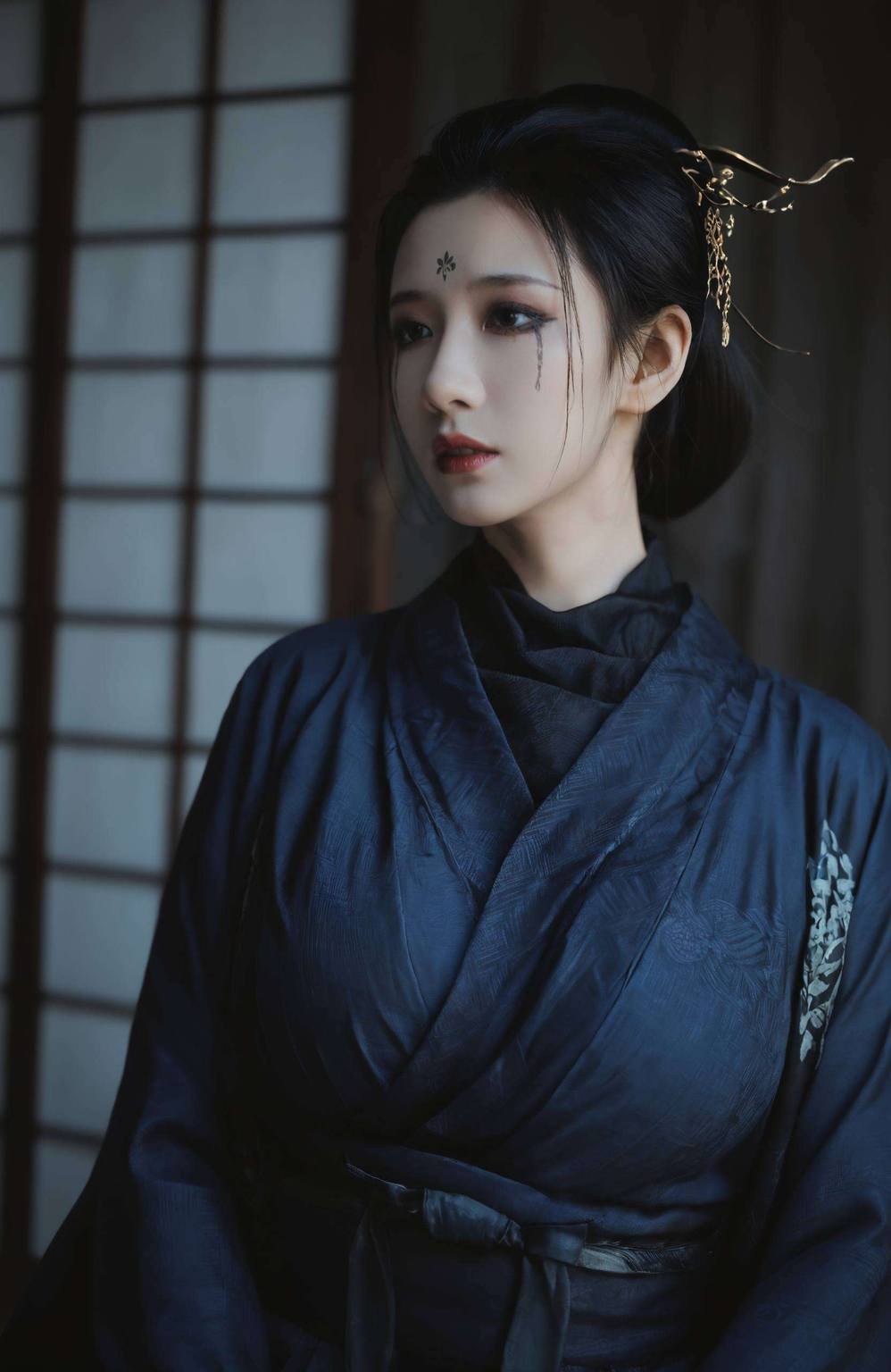 她的眼神深邃都是对国漫女神无尽魅力的致敬