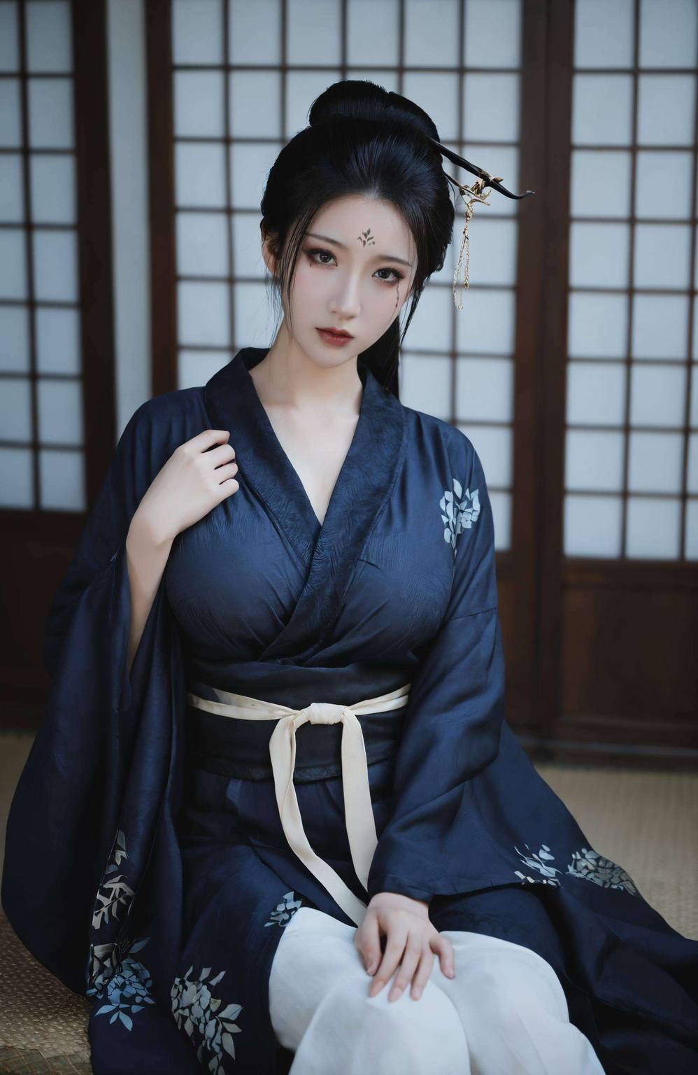 四妹那婉约的身影与黑神话悟空的英姿仿佛穿越了时空的界限